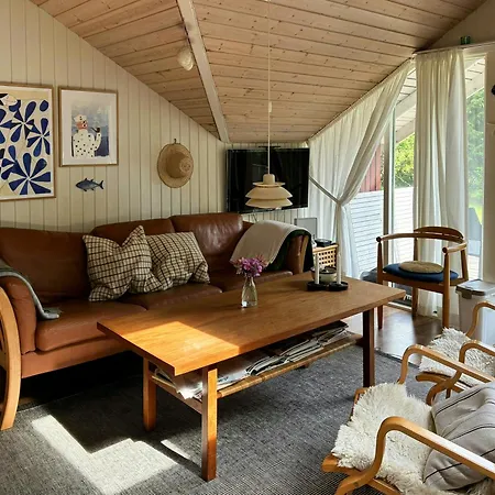 Family By The Calm Waters Of Limfjord 別荘