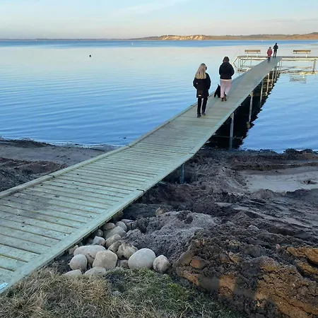 Family By The Calm Waters Of Limfjord 別荘 *